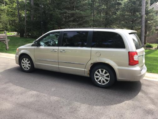 2012 Chrysler Town & Country Touring-L