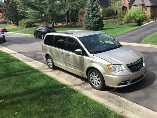 2012 Chrysler Town & Country Touring-L