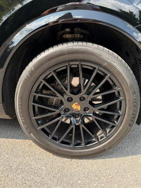 Black 2020 Porsche Cayenne Cayenne