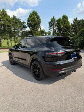 Black 2020 Porsche Cayenne Cayenne