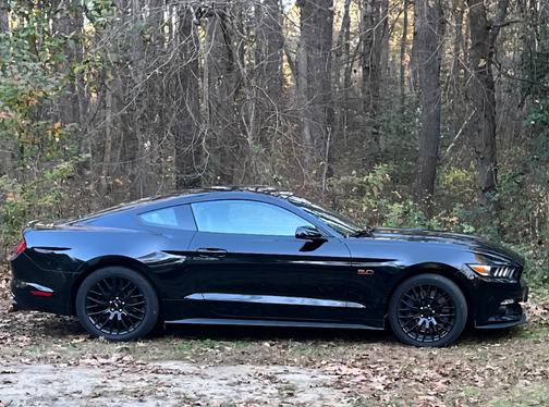 Black 2016 Ford Mustang GT Premium