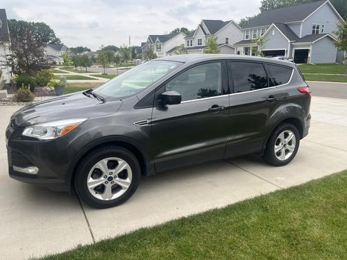 Gray 2015 Ford Escape SE