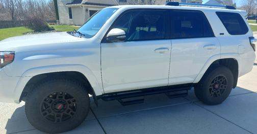 White 2022 Toyota 4Runner SR5 Premium