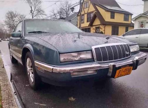 1993 Buick Riviera Base