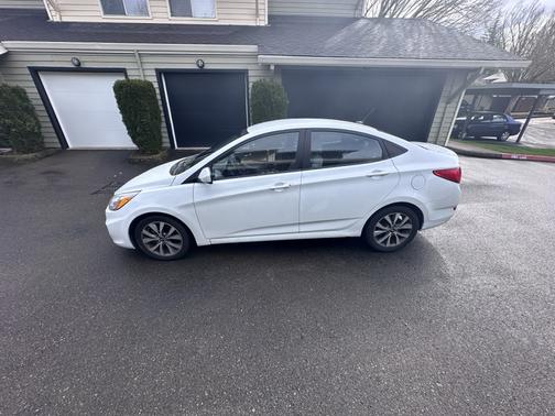 2015 Hyundai Accent GLS