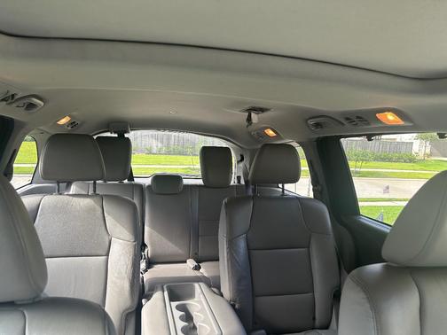 Silver 2015 Honda Odyssey EX-L