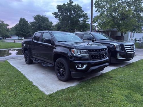 Black 2019 Chevrolet Colorado LT