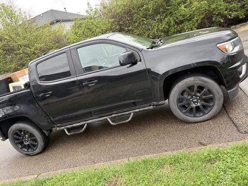 Black 2019 Chevrolet Colorado LT