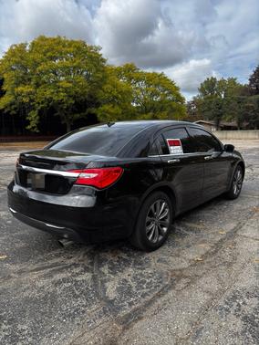 2011 Chrysler 200 Limited
