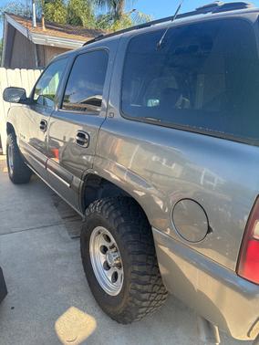 Gray 2001 Chevrolet Tahoe LS