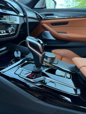 Green 2023 BMW M5 Base