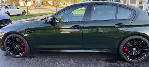 Green 2023 BMW M5 Base