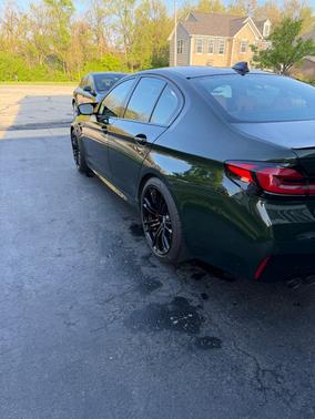 Green 2023 BMW M5 Base