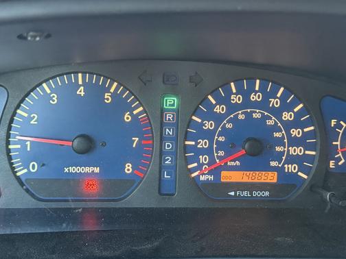 Silver 2001 Toyota Sienna LE