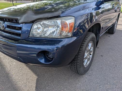 Blue 2005 Toyota Highlander Base