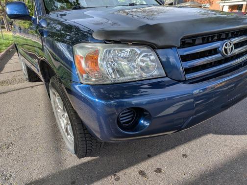 Blue 2005 Toyota Highlander Base