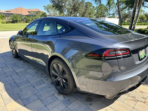 2022 Tesla Model S Long Range
