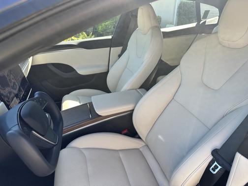 2022 Tesla Model S Long Range