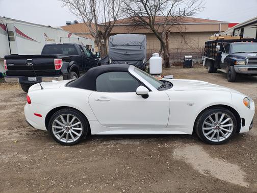 White 2017 FIAT 124 Spider Lusso