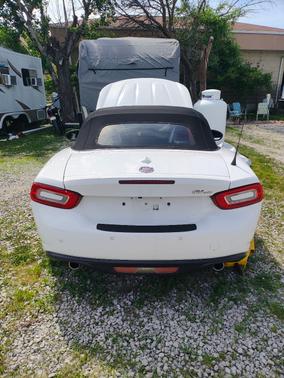 White 2017 FIAT 124 Spider Lusso
