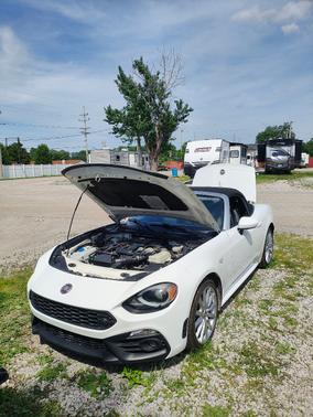 White 2017 FIAT 124 Spider Lusso