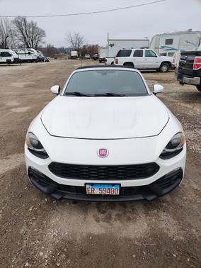 White 2017 FIAT 124 Spider Lusso