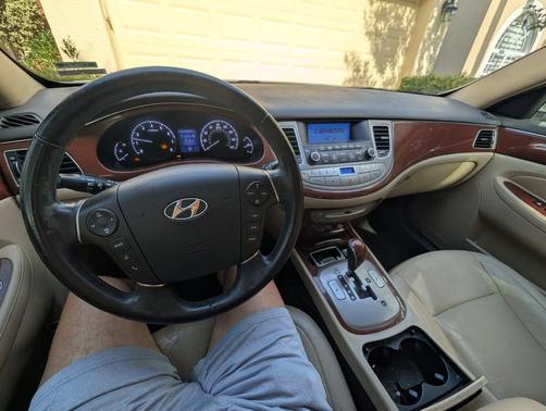 White 2013 Hyundai Genesis 3.8