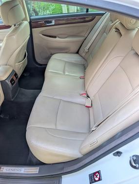 White 2013 Hyundai Genesis 3.8