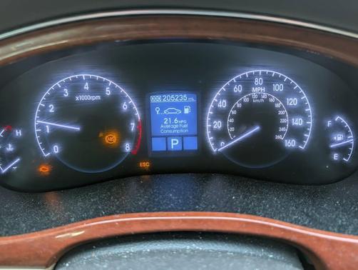White 2013 Hyundai Genesis 3.8