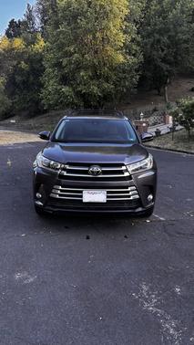 Gray 2017 Toyota Highlander Limited