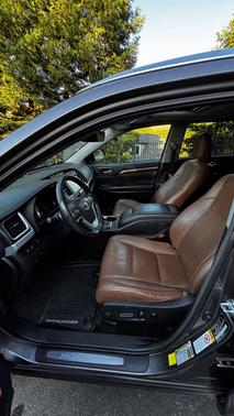Gray 2017 Toyota Highlander Limited
