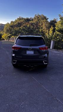 Gray 2017 Toyota Highlander Limited