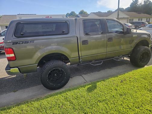 2005 Ford F-150 XLT Crew Cab