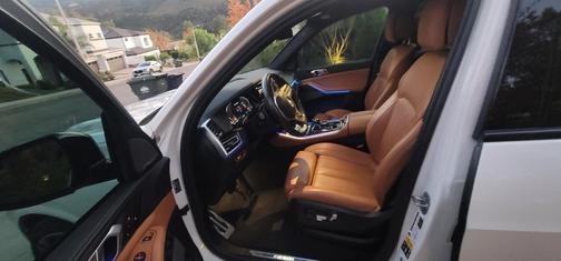 White 2022 BMW X5 M50i