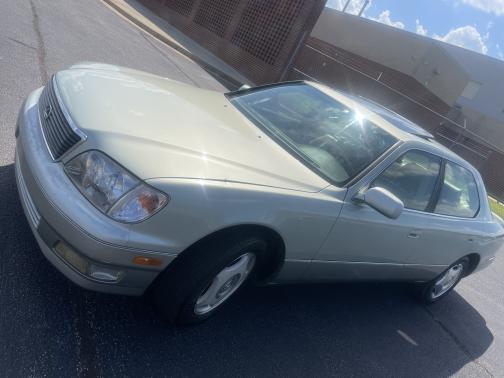 1999 Lexus LS 400 Base