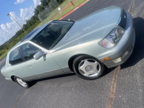 1999 Lexus LS 400 Base