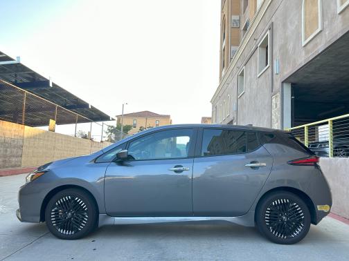 2023 Nissan Leaf SV PLUS