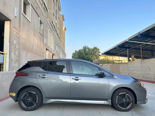 2023 Nissan Leaf SV PLUS