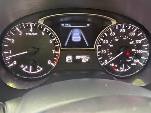 Red 2013 Nissan Altima 3.5 SV