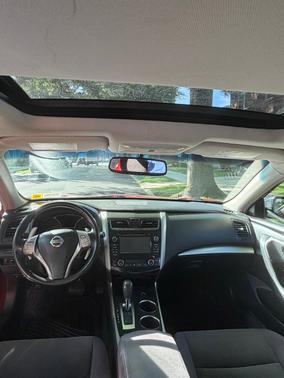 Red 2013 Nissan Altima 3.5 SV