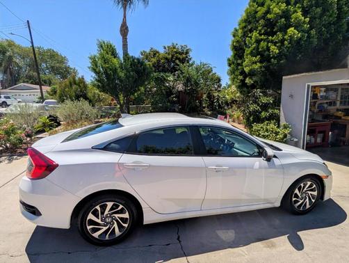 White 2018 Honda Civic EX