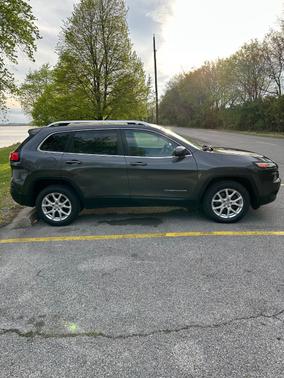 Gray 2015 Jeep Cherokee Latitude