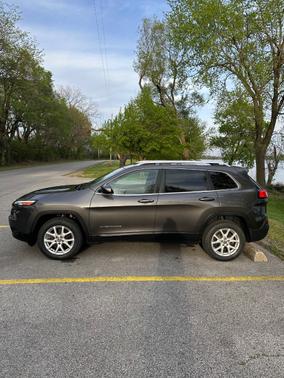 Gray 2015 Jeep Cherokee Latitude