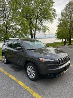 Gray 2015 Jeep Cherokee Latitude