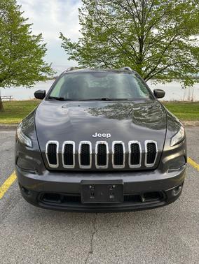 Gray 2015 Jeep Cherokee Latitude
