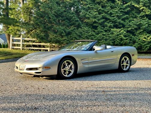 2004 Chevrolet Corvette Base