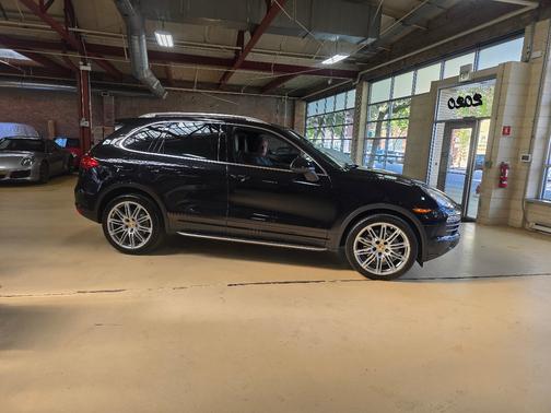 2011 Porsche Cayenne Cayenne S