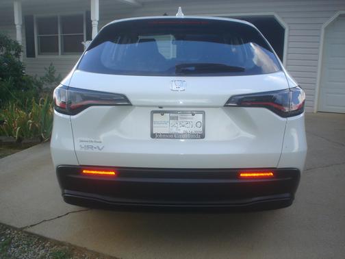 White 2025 Honda HR-V LX AWD