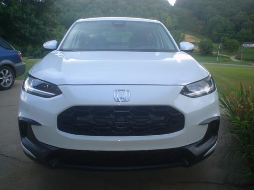 White 2025 Honda HR-V LX AWD