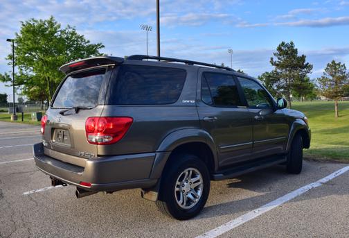 Brown 2005 Toyota Sequoia Limited